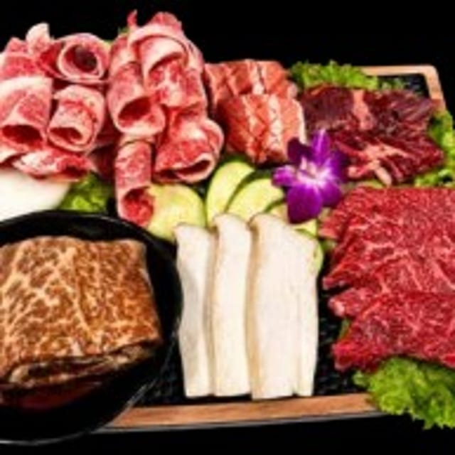 Premium Trio BBQ Combo / 프리미엄 트리오 바비큐 콤보.